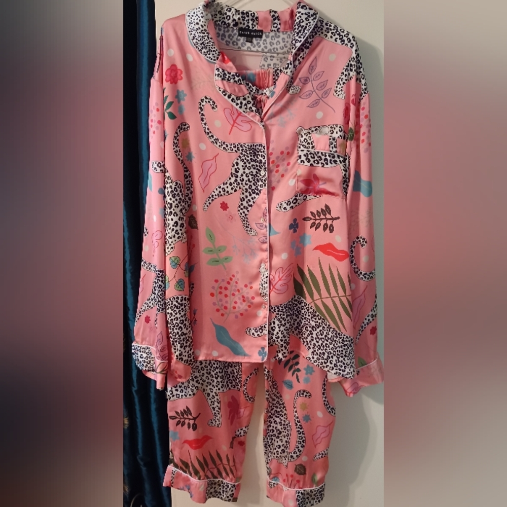 Karen Mabon Snow Leopard blush satin pajamas long sleeve Very rare pattern 3XL